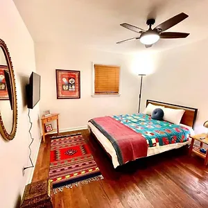 https://trendy-bohemian-bungalow-close-to-uptown-plaza-noda.1sthotelscharlotte.com
